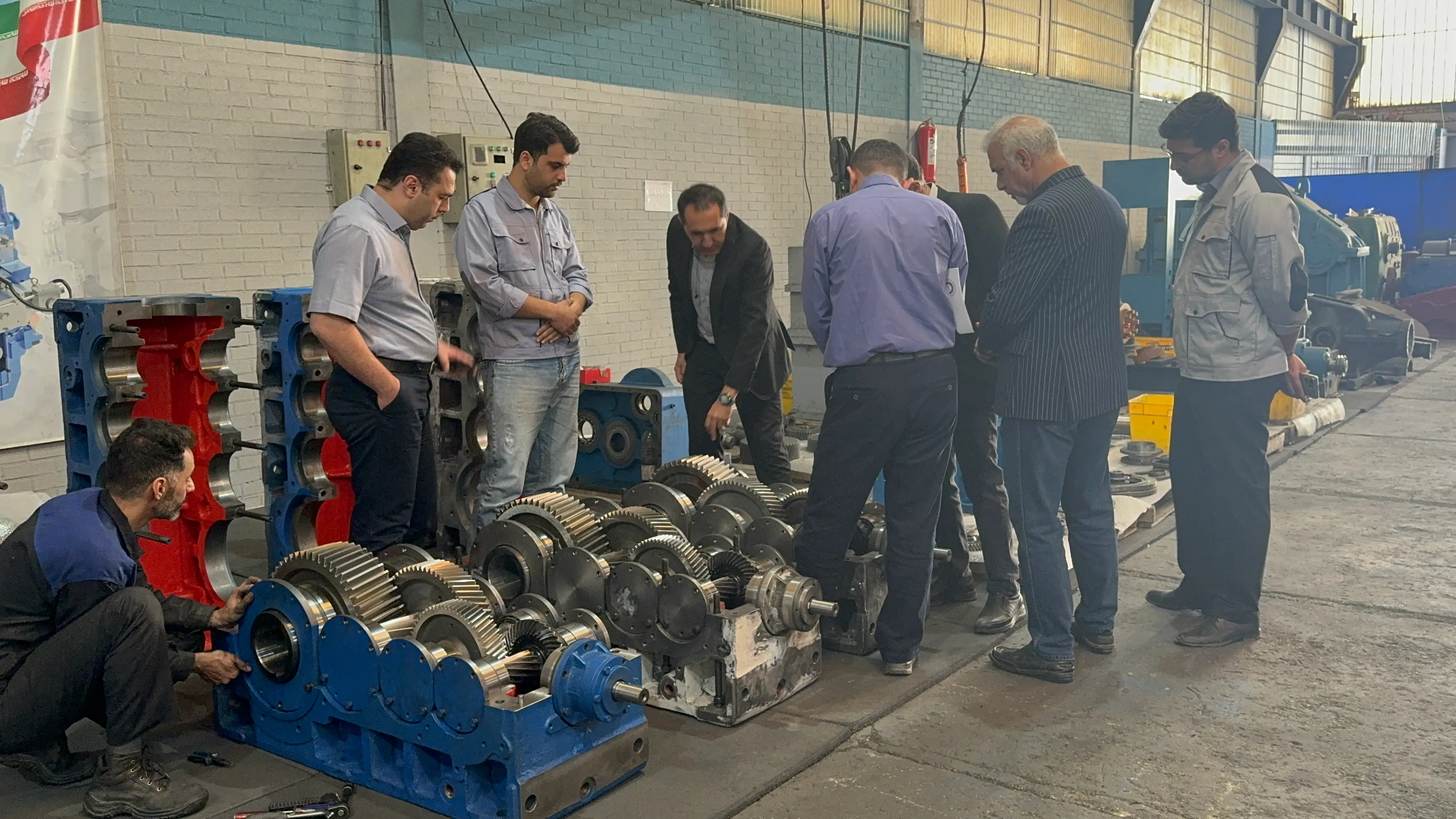 دوره آموزش تعمیر گیربکس صنعتی
تعمیر گیربکس صنعتی
آموزش تعمیر گیربکس صنعتی اصفهان